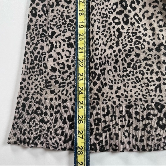 Apt. 9 Cheetah Leopard Animal Print Short Sleeve Knit Blouse Black Large - Picture 11 of 12